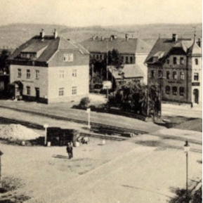 Bahnhofsgebäude und Bahnhofshotel